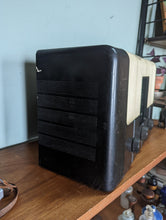 Load image into Gallery viewer, Vintage Murphy U102  Valve Radio
