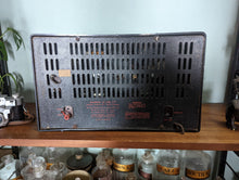 Load image into Gallery viewer, Vintage Murphy U102  Valve Radio