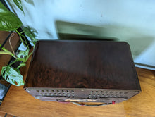 Load image into Gallery viewer, Ultra T401 Vintage Bakelite Valve Radio