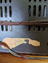 Load image into Gallery viewer, Ultra T401 Vintage Bakelite Valve Radio