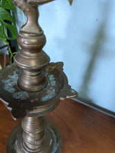 Load image into Gallery viewer, Vintage Indian Bronze Deccan Oil Temple Lamp