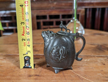 Load image into Gallery viewer, Antique Chinese Bronze Water Dropper