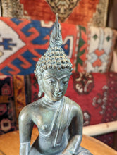 Load image into Gallery viewer, 18th Century Gilt Bronze Thai Les Mudra Buddha Statue