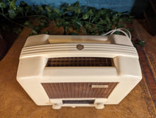 Load image into Gallery viewer, Ekco U122 Vintage Valve Radio