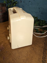 Load image into Gallery viewer, Ekco U122 Vintage Valve Radio