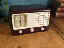 Load image into Gallery viewer, Ultra T401 Vintage Bakelite Valve Radio