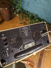 Load image into Gallery viewer, Ekco U122 Vintage Valve Radio