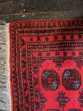 Load image into Gallery viewer, 7'1"x3'6" Vintage Afghan Ersari Hand Knotted Wool Rug - 217 x 108cm - Red