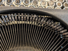 Load image into Gallery viewer, Imperial Good Companion Travelling Vintage Typewriter