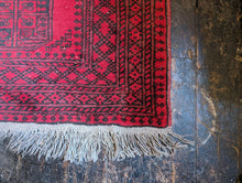 Load image into Gallery viewer, 5'4"x3'3" Vintage Afghan Ersari Hand Knotted Wool Rug - 162 x 98cm
