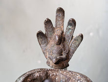 Load image into Gallery viewer, 19th Century Bronze Nepale Sukunda oil lamp