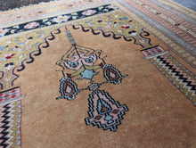 Load image into Gallery viewer, 5'6" x 3'1" Vintage Kayseri Prayer Rug - Anatolia Turkey - 164 x 95cm