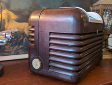Load image into Gallery viewer, 1950's Bush DAC10 Vintage Bakelite Valve Radio