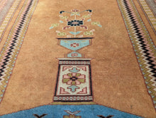Load image into Gallery viewer, 5'6" x 3'1" Vintage Kayseri Prayer Rug - Anatolia Turkey - 164 x 95cm