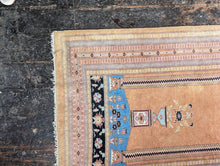 Load image into Gallery viewer, 5'6" x 3'1" Vintage Kayseri Prayer Rug - Anatolia Turkey - 164 x 95cm