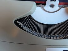 Load image into Gallery viewer, Underwood (Olivetti) 18 Mid Century Typewriter - Unused