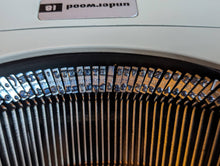 Load image into Gallery viewer, Underwood (Olivetti) 18 Mid Century Typewriter - Unused