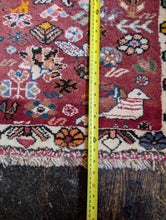 Load image into Gallery viewer, 5'2"x3'49" Vintage Hand Knotted Nomadic Hamidan Wool Rug - 159 x 120