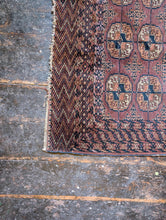 Load image into Gallery viewer, 3'7" x 2'11! Antique Nomadic Tekke Bokhara Wool Rug - 109 x 89cm