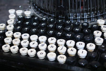 Load image into Gallery viewer, Royal Barlock Working Antique Typewriter
