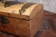 Load image into Gallery viewer, Antique Victorian Burl Walnut Tea Caddy