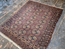 Load image into Gallery viewer, 3'7" x 2'11! Antique Nomadic Tekke Bokhara Wool Rug - 109 x 89cm
