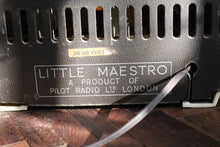 Load image into Gallery viewer, 1950's Little Maestro T66/3 Vintage Valve Radio