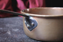 Load image into Gallery viewer, Antique Heavyweight Brass Saucepan - 10"