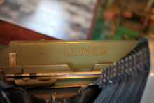 Load image into Gallery viewer, Oliver 9 Batwing Antique Typewriter