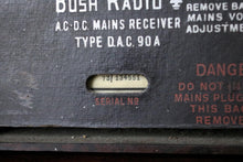 Load image into Gallery viewer, Vintage Bush DAC 90A Bakelite Valve Radio