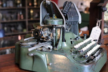 Load image into Gallery viewer, Oliver 9 Batwing Antique Typewriter