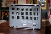 Load image into Gallery viewer, Vintage Bush DAC 90A Bakelite Valve Radio