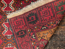 Load image into Gallery viewer, 3'10" x 1'6" Early 20th.C Afghan Balouch Prayer Rug - 114 x 62 cm