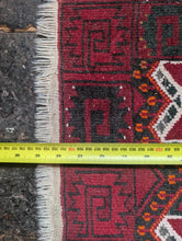 Load image into Gallery viewer, 3'10" x 1'6" Early 20th.C Afghan Balouch Prayer Rug - 114 x 62 cm