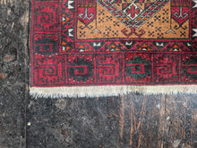 Load image into Gallery viewer, 3'10" x 1'6" Early 20th.C Afghan Balouch Prayer Rug - 114 x 62 cm