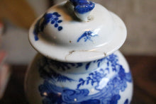 Load image into Gallery viewer, Blue & White Lidded Vase with Foo Dog Finial – Damaged