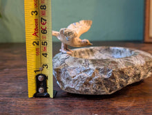 Load image into Gallery viewer, Mid-Century Stone Dish / Ash Tray With Flying Gull – Cold Painted Spelter Bird on Polished Rock, C. 1950s – 11.5 cm Diameter