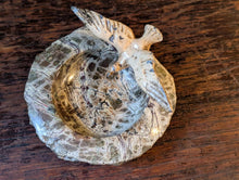 Load image into Gallery viewer, Mid-Century Stone Dish / Ash Tray With Flying Gull – Cold Painted Spelter Bird on Polished Rock, C. 1950s – 11.5 cm Diameter