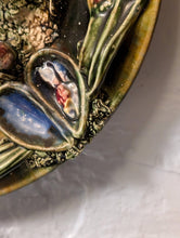 Load image into Gallery viewer, Antique-Style Majolica Lobster Wall Plate, Hand Painted Relief Seafood Charger With Mussels And Seaweed, 23cm (9in) Diameter