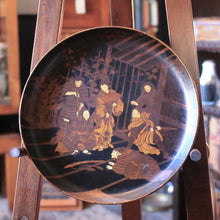 Load image into Gallery viewer, 19th-Century Japanese Papier-Mâché Charger With Bone Inlay, Samurai & Courtiers Scene — 31 cm (12.2 in) Diameter