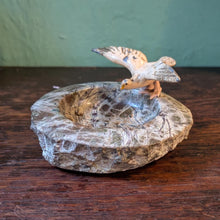 Load image into Gallery viewer, Mid-Century Stone Dish / Ash Tray With Flying Gull – Cold Painted Spelter Bird on Polished Rock, C. 1950s – 11.5 cm Diameter