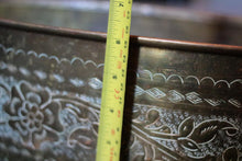 Load image into Gallery viewer, Early 20th.C Hand-Chased Brass Oval Planter / Fireplace Hearth Jardiniere With Floral Scrollwork - 44.5 x 24 x 15 Cm (17.5 x 9.4 x 5.9 In)