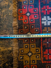 Load image into Gallery viewer, 4'10" x 2'11" - Vintage Baluch - Raspberry Red, Indigo & Saffron - 147 x 90 cm