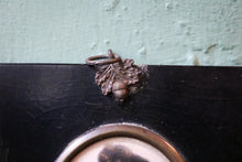 Load image into Gallery viewer, Antique Georgian Silhouette Portrait Miniature – Gentleman – Ebonised Frame