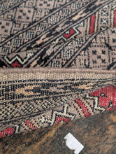 Load image into Gallery viewer, 4'3" x 2'8" - Vintage Afghan Baluch Hand-Knotted Wool Rug - Soft Taupe & Madder Red - 131 x 81 cm