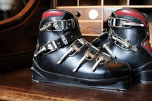 Load image into Gallery viewer, Vintage Caber Italian Leather Ski Boots - Retro Alpine Skiing Boots - Black & Burgundy - 28cm Sole Length