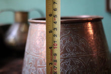 Load image into Gallery viewer, Antique Moroccan Engraved Copper Cachepot Planter - Hand Worked Copper Vessel - 15cm x 14cm