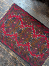Load image into Gallery viewer, 4'7" x 2'11" - Antique Afghan Baluch Hand-Knotted Wool Rug - Madder Red & Indigo Tribal Geometric Rug - 141 x 89 cm