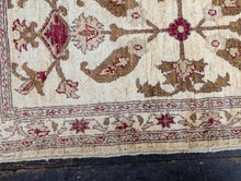 Load image into Gallery viewer, 4'7" x 2'5" - Vintage Hand-Knotted Wool Rug - Ivory Ground Floral Design - 140 x 74 cm