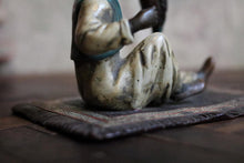 Load image into Gallery viewer, Antique Franz Bergman Vienna Bronze Arab Boy With Falcon On Rug - Cold Painted Bronze Figure - 12cm
